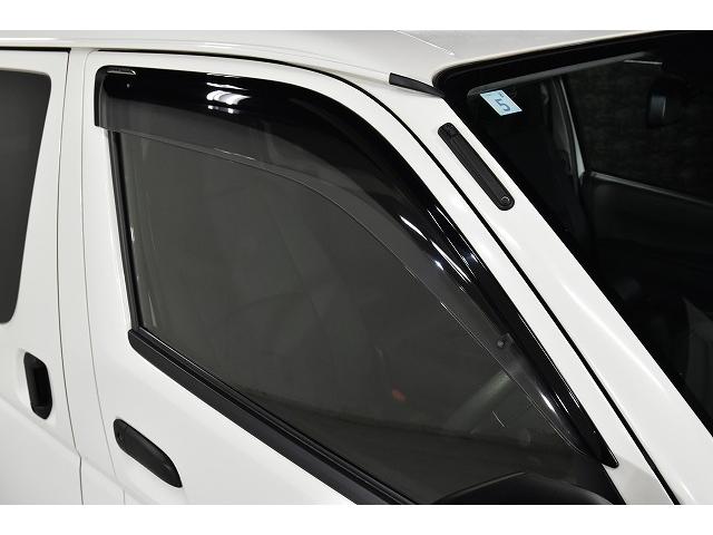 ハイエースバン ロングDX GLパッケージ LEDヘッドランプ/イージークローザー/SRSエアバック/自動防眩インナーミラー(バックカメラ内臓)/EC-17ブラックポリッシュ/ローダウン/バッドパネル/シートカバー/ベッドキット/(15枚目)