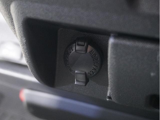 ハイエースバン ロングDX GLパッケージ LEDヘッドランプ/イージークローザー/SRSエアバック/自動防眩インナーミラー(バックカメラ内臓)/EC-17ブラックポリッシュ/ローダウン/バッドパネル/シートカバー/ベッドキット/(50枚目)