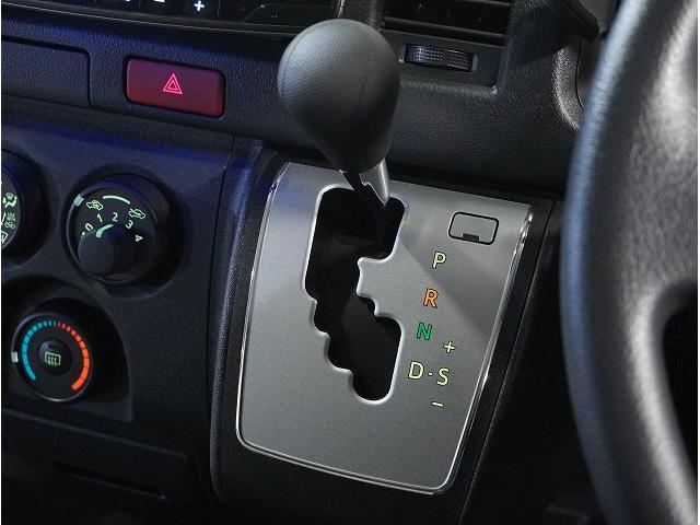 TOYOTA HIACE VAN LONG DX