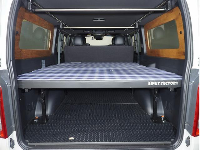 ハイエースバン スーパーGL ダークプライムII パノラミックビューモニター・デジミラ・寒冷地仕様・ナイトロパワーH12ショットガン16インチ・ESSEXフロントバンパーガード・ALPINE BIGX Fモニター・ドライブレコーダー・ベッドキット(75枚目)