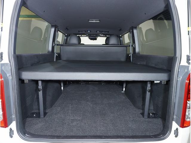 ハイエースバン スーパーGL ダークプライムII 両側電動パワースライドドア・パノラミックビューモニター・デジミラ・ESSEX ENCB-17ブラック・FスポイラーVer4・2インチLD・シートカバー・ベットキット・Panasonicナビ・ETC(63枚目)