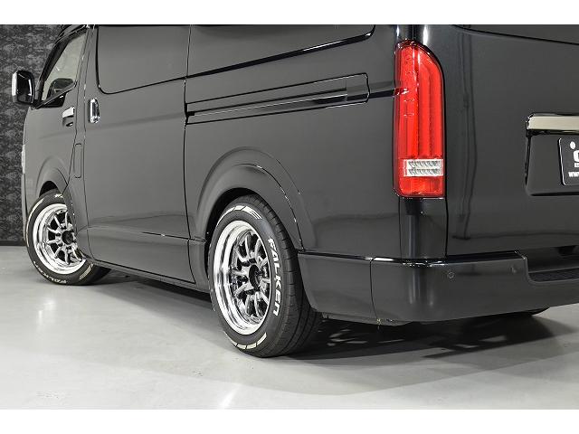 ハイエースバン スーパーGL ダークプライムII パノラミックビューモニター/デジタルインナーミラー/ダイアトーン7インチナビ/ENCB17 ハイパーグロス/フローリング施工/フロントスポイラー/カスタムベットキット(26枚目)