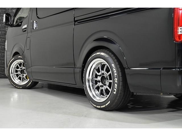 ハイエースバン スーパーGL ダークプライムII パノラミックビューモニター/デジタルインナーミラー/ダイアトーン7インチナビ/ENCB17 ハイパーグロス/フローリング施工/フロントスポイラー/カスタムベットキット(28枚目)