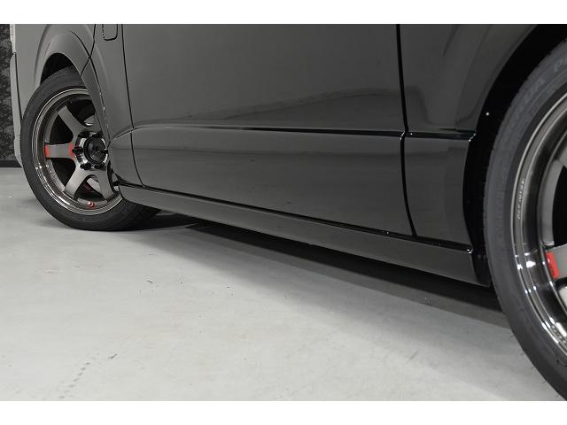 ハイエースバン スーパーGL ダークプライムII パノラミックビューモニター/14段ショックアブソーバー/スタビライザー/天井スピーカー/Aピラースピーカー/2インチローダウン/ボルクレーシング/エンジンルームカバー(29枚目)