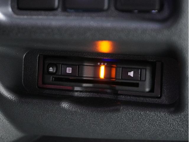 ハイエースバン スーパーGL ダークプライムII パノラミックビューモニター/14段ショックアブソーバー/スタビライザー/天井スピーカー/Aピラースピーカー/2インチローダウン/ボルクレーシング/エンジンルームカバー(41枚目)