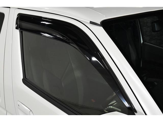 ハイエースバン スーパーＧＬ　ダークプライムＩＩ　フロントスポイラー／ＥＬ－１８ハイパーグロス／ハイグレードシ－トカバー／ＡＬＰＩＮＥ１１インチナビ／アルパイン１２．８インチナビ／フラットベットキット／１４段ショック／ヘッドライトインナーブラック（13枚目）
