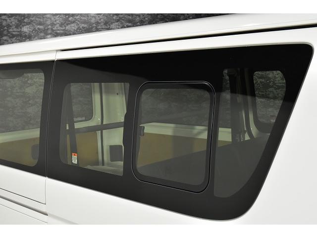 ハイエースバン ロングDX LEDヘッドライト/パノラミックビューモニター/デジタルインナーミラー/イージークローザー/ENCS-16 ブラックポリッシュ/ローダウン/フロントスポイラー/リアウィング/シートカバー(13枚目)
