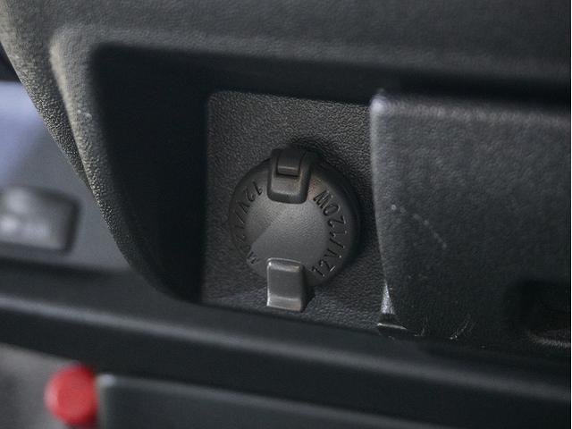 ハイエースバン スーパーGL ダークプライムII トヨタセーフティセンス/両側パワースライドドア/オートハイビーム/EL-19ハイパーグロス/フロントスポイラー/フラットベット/シートカバー/3インチローダウン(53枚目)