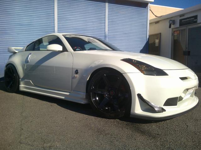 フェアレディZ ベースグレード フルエアロ/ファイナルコネクション車高調/アッパーアーム/マフラー/18インチアルミ/LSD/社外テール/ナビテレビ/ETC/バックカメラ/ブリットフルバケ/シフト・サイドブレーキ加工/バックモニター(6枚目)