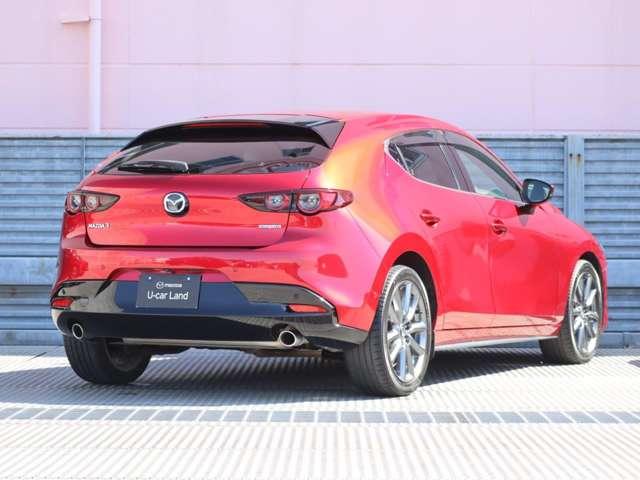 ＭＡＺＤＡ３ファストバック １．５　１５Ｓ　ツーリング　マツダ認定中古車　衝突被害軽減ブレーキ　バ（2枚目）