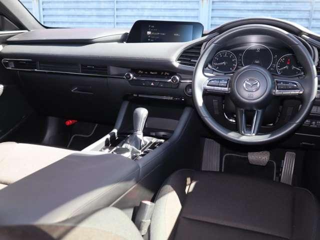 ＭＡＺＤＡ３ファストバック １．５　１５Ｓ　ツーリング　マツダ認定中古車　衝突被害軽減ブレーキ　バ（3枚目）