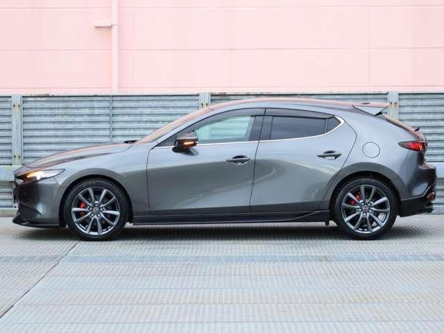 ＭＡＺＤＡ３ファストバック １．８　ＸＤ　バーガンディ　セレクション　ディーゼルターボ　マツダ認定中古車　衝突被害軽減ブレーキ　コ（18枚目）