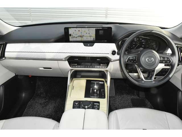 ＣＸ－６０ ＸＤ－ハイブリッド　プレミアムモダン　クルーズコントロール　衝突軽減装置　ＥＴＣ車載器　パワーバックドア　パノラマルーフ　横滑り防止装置　ヒーター　メモリーナビ　バックカメラ　４ＷＤ　スマートキー　パワーシート　ナビ　アイドリングストップ（5枚目）