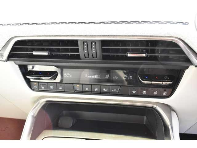 ＣＸ－６０ ＸＤ－ハイブリッド　プレミアムモダン　クルーズコントロール　衝突軽減装置　ＥＴＣ車載器　パワーバックドア　パノラマルーフ　横滑り防止装置　ヒーター　メモリーナビ　バックカメラ　４ＷＤ　スマートキー　パワーシート　ナビ　アイドリングストップ（10枚目）