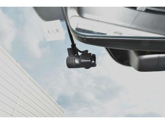 ＣＸ－６０ ＸＤ－ハイブリッド　プレミアムモダン　クルーズコントロール　衝突軽減装置　ＥＴＣ車載器　パワーバックドア　パノラマルーフ　横滑り防止装置　ヒーター　メモリーナビ　バックカメラ　４ＷＤ　スマートキー　パワーシート　ナビ　アイドリングストップ（11枚目）