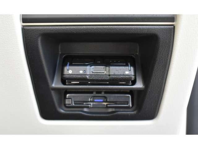 ＣＸ－６０ ＸＤ－ハイブリッド　プレミアムモダン　クルーズコントロール　衝突軽減装置　ＥＴＣ車載器　パワーバックドア　パノラマルーフ　横滑り防止装置　ヒーター　メモリーナビ　バックカメラ　４ＷＤ　スマートキー　パワーシート　ナビ　アイドリングストップ（12枚目）