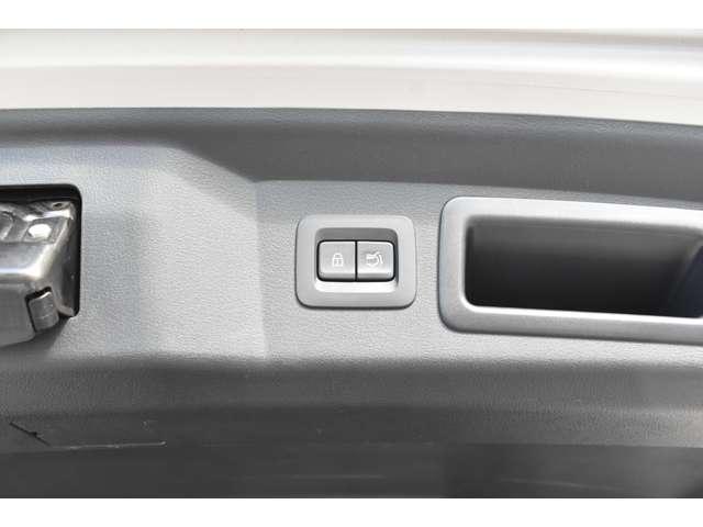 ＣＸ－６０ ＸＤ－ハイブリッド　プレミアムモダン　クルーズコントロール　衝突軽減装置　ＥＴＣ車載器　パワーバックドア　パノラマルーフ　横滑り防止装置　ヒーター　メモリーナビ　バックカメラ　４ＷＤ　スマートキー　パワーシート　ナビ　アイドリングストップ（18枚目）