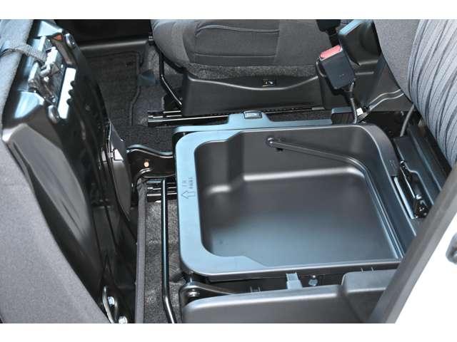 デリカD:2 ハイブリッドMZ 全方位カメラ付ナビパッケージ 雹害車デモカーアップ(15枚目)