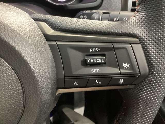 トライトン GSR フルセグテレビ クリアランスソナー 寒冷地仕様 シートヒータ スマートキー 電動シート 4WD アイドリングストップ サイドモニター 横滑り防止 メモリーナビ ナビTV バックカメラ エアコン ABS(9枚目)