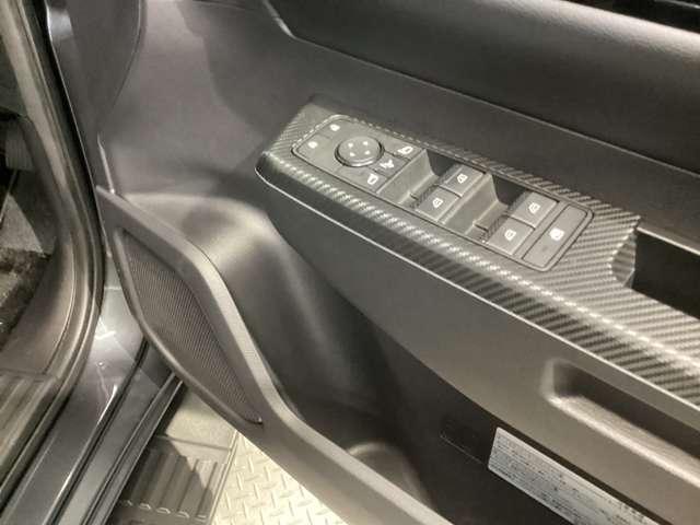 トライトン GSR フルセグテレビ クリアランスソナー 寒冷地仕様 シートヒータ スマートキー 電動シート 4WD アイドリングストップ サイドモニター 横滑り防止 メモリーナビ ナビTV バックカメラ エアコン ABS(11枚目)