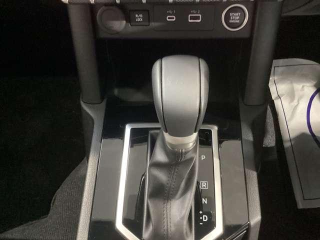 トライトン GSR フルセグテレビ クリアランスソナー 寒冷地仕様 シートヒータ スマートキー 電動シート 4WD アイドリングストップ サイドモニター 横滑り防止 メモリーナビ ナビTV バックカメラ エアコン ABS(14枚目)