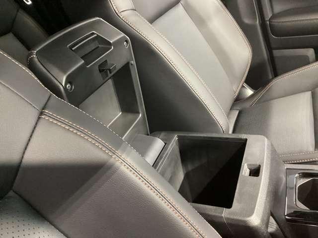 トライトン GSR フルセグテレビ クリアランスソナー 寒冷地仕様 シートヒータ スマートキー 電動シート 4WD アイドリングストップ サイドモニター 横滑り防止 メモリーナビ ナビTV バックカメラ エアコン ABS(19枚目)