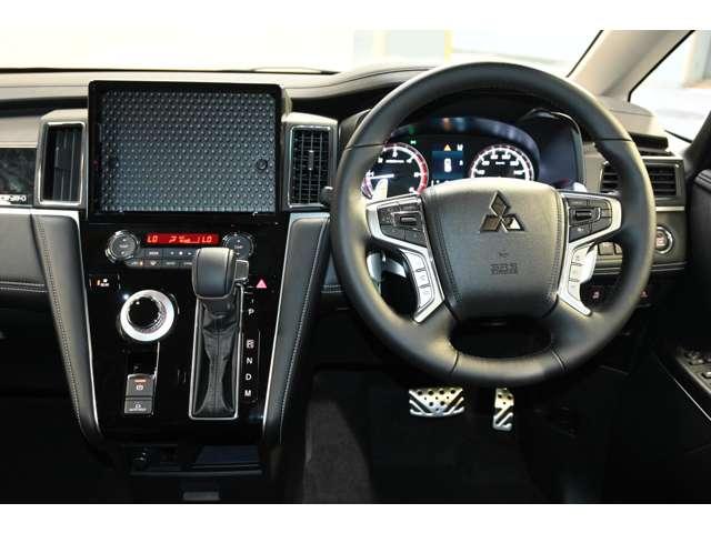 デリカD:5 シャモニー アイドリングS アクティブクルーズコントロール イモビ 衝突被害軽減装置 Bモニター サイドカメラ 助手席エアバッグ 電動リアゲート 4WD シートH パワーシート キーフリー 寒冷地仕様車 ABS(5枚目)