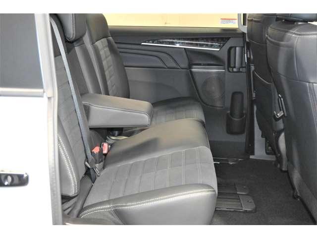 デリカD:5 シャモニー アイドリングS アクティブクルーズコントロール イモビ 衝突被害軽減装置 Bモニター サイドカメラ 助手席エアバッグ 電動リアゲート 4WD シートH パワーシート キーフリー 寒冷地仕様車 ABS(16枚目)