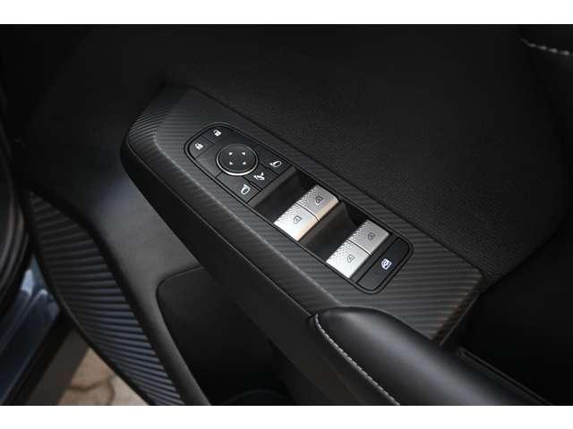 アウトランダーＰＨＥＶ Ｇ　ＬＥＤヘッド　コーナーセンサー　オートクルーズ　Ｐシート　アルミホイール　バックカメラ　４ＷＤ　キーレス　寒冷地使用　メモリーナビ　エアバッグ　スマートキー　アイドリングストップ　ナビ＆ＴＶ（10枚目）