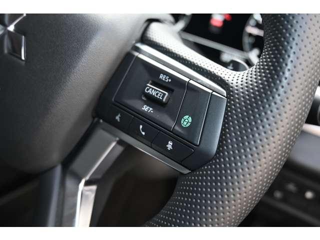 アウトランダーＰＨＥＶ Ｇ　ＬＥＤヘッド　コーナーセンサー　オートクルーズ　Ｐシート　アルミホイール　バックカメラ　４ＷＤ　キーレス　寒冷地使用　メモリーナビ　エアバッグ　スマートキー　アイドリングストップ　ナビ＆ＴＶ（14枚目）