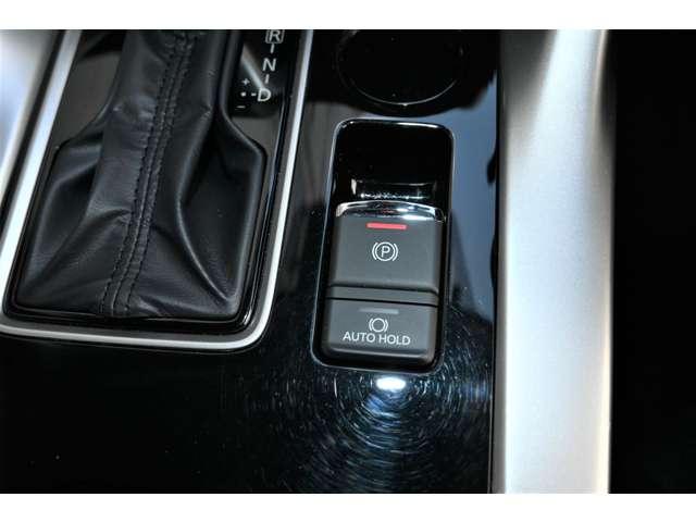 エクリプスクロス Ｇ　パワーバックドア　寒冷地仕様車　衝突被害軽減ブレ－キ　パワーシート　クリアランスソナー　運転席エアバック　エコモード　ＥＳＣ　オートクルーズコントロール　キーレスキー　前席シートヒーター　スマートキー（9枚目）