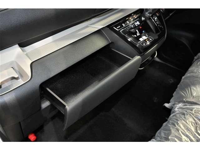 デリカミニ G プレミアム 雹害車 LED Aクルコン シートヒーター ベンチシート エアコン コーナーセンサー パワステ アルミホイール キーレスエントリー エアバッグ スマートキー 寒冷地仕様 横滑り防止装置 ABS(20枚目)