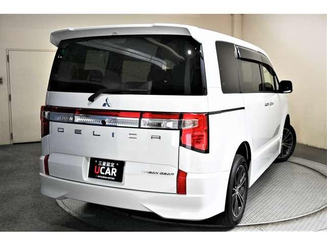 デリカＤ：５ アーバンギア　Ｐエディション　パワーゲート　両側自動ドア　誤発進抑制　クルコン　ＥＴＣ　電動シート　４ＷＤ　バックカメラ　メモリーナビ　シートヒーター　スマートキー　ターボ　アイドリングストップ　キーレス（4枚目）