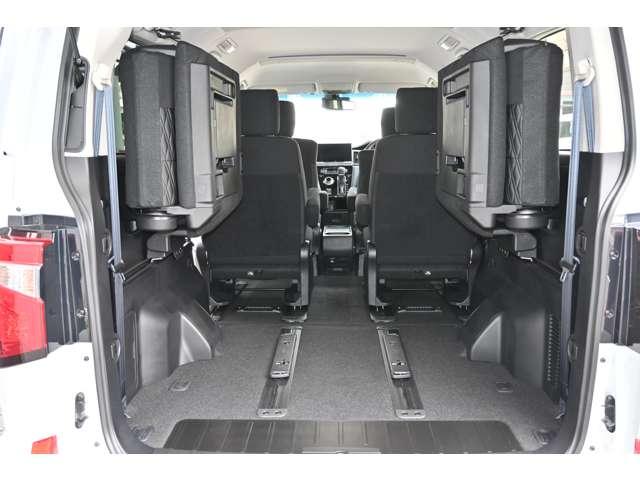 デリカＤ：５ アーバンギア　Ｐエディション　パワーゲート　両側自動ドア　誤発進抑制　クルコン　ＥＴＣ　電動シート　４ＷＤ　バックカメラ　メモリーナビ　シートヒーター　スマートキー　ターボ　アイドリングストップ　キーレス（17枚目）