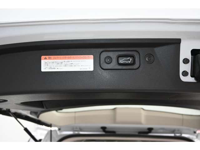 デリカＤ：５ アーバンギア　Ｐエディション　パワーゲート　両側自動ドア　誤発進抑制　クルコン　ＥＴＣ　電動シート　４ＷＤ　バックカメラ　メモリーナビ　シートヒーター　スマートキー　ターボ　アイドリングストップ　キーレス（18枚目）