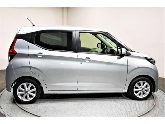 デイズ Ｘ　ナビ　バックカメラ　ＥＴＣ　コーナーソナー　踏み間違え防止　横滑防止装置　スマートキー　イモビライザー　バックカメラ　ＥＴＣ　カーナビ　アイドリングストップ　キーレス　フルオートエアコン　ＷＡＢ　ＰＳ（3枚目）