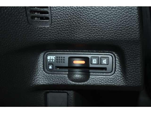 Ｎ－ＢＯＸカスタム Ｇ・Ｌターボホンダセンシング　カーナビ　両側ＰＷスライドドア　Ｂモニタ　Ｉストップ　セキュリティー　クルーズコントロール　キーレスエントリー　ヒーター　ＶＳＡ　ベンチＳ　ＬＥＤランプ　助手席エアバック　ターボモデル　ＰＷ　アルミ（15枚目）