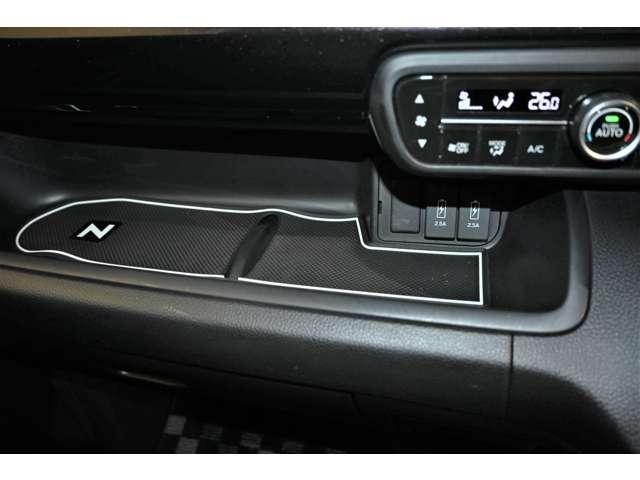 Ｎ－ＢＯＸカスタム Ｇ・Ｌターボホンダセンシング　カーナビ　両側ＰＷスライドドア　Ｂモニタ　Ｉストップ　セキュリティー　クルーズコントロール　キーレスエントリー　ヒーター　ＶＳＡ　ベンチＳ　ＬＥＤランプ　助手席エアバック　ターボモデル　ＰＷ　アルミ（17枚目）