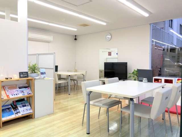 セレナ ２．０　ハイウェイスターＶセレクション　☆両側オートスライドドア☆９インチモニターメモリナビ☆クルーズコントロール☆キセノンヘッドライト（20枚目）