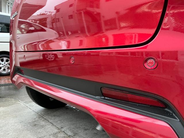 前後バンパーに取り付けられた合計８つのセンサーでアクセルとブレーキの踏み間違いを防止してくれます！前方はカメラを利用して車と歩行者を検知して止まってくれます！（使用には一定の条件がございます。）