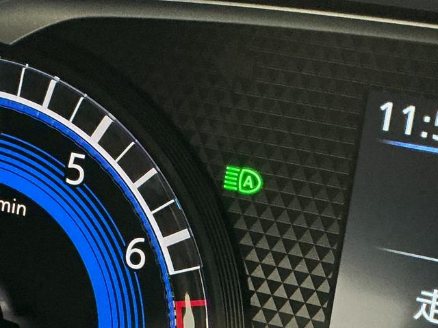 ルークスのハイビームアシストは、対向車を検知し自動的にハイビームを切り替え。夜間の視界を良好にし、他車のドライバーへの眩惑を防ぎつつ、快適な運転をサポート。