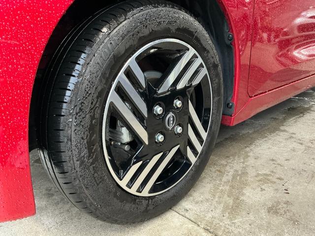 ルークスハイウェイスターのかっこいいデザインにピッタリな１４インチホイールカバーが付いています！