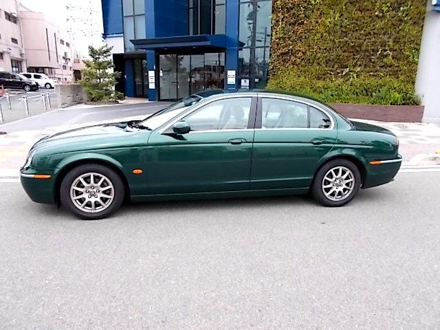 Ｓタイプ ２．５Ｖ６　Ｓタイプ後期モデル　禁煙車　ペット乗車歴無　屋根付車庫保管車　シートヒーター付本革ベージュ電動シート　ウッドパネル　純正ナビ　電動ネオコン　バックソーナー　ヒーターバルブ交換済（8枚目）