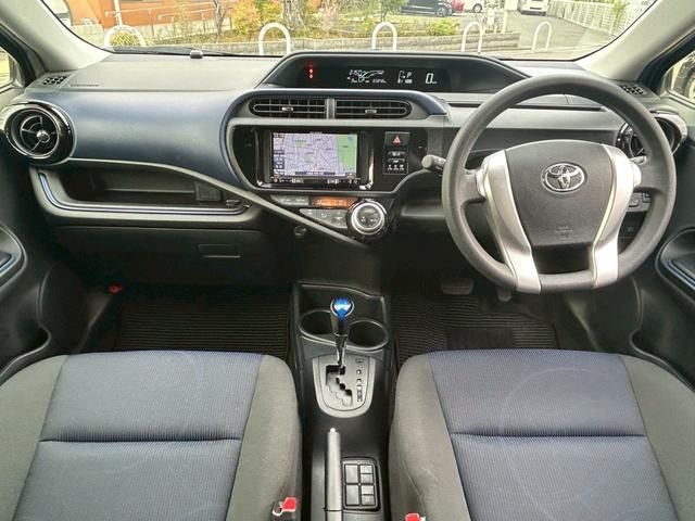 アクア Ｓ　ドライブレコーダー　ＥＴＣ　バックカメラ　ナビ　レーンアシスト　衝突被害軽減システム　オートマチックハイビーム　キーレスエントリー　アイドリングストップ　電動格納ミラー　ＣＶＴ　衝突安全ボディ　ＡＢＳ（2枚目）