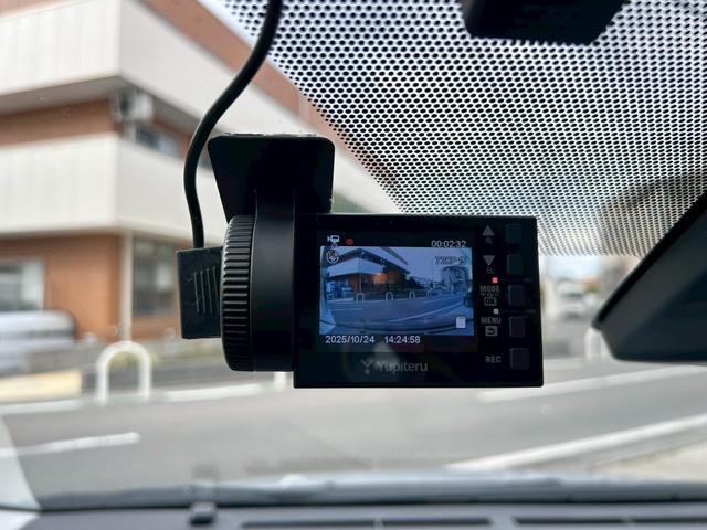 アクア Ｓ　ドライブレコーダー　ＥＴＣ　バックカメラ　ナビ　レーンアシスト　衝突被害軽減システム　オートマチックハイビーム　キーレスエントリー　アイドリングストップ　電動格納ミラー　ＣＶＴ　衝突安全ボディ　ＡＢＳ（6枚目）