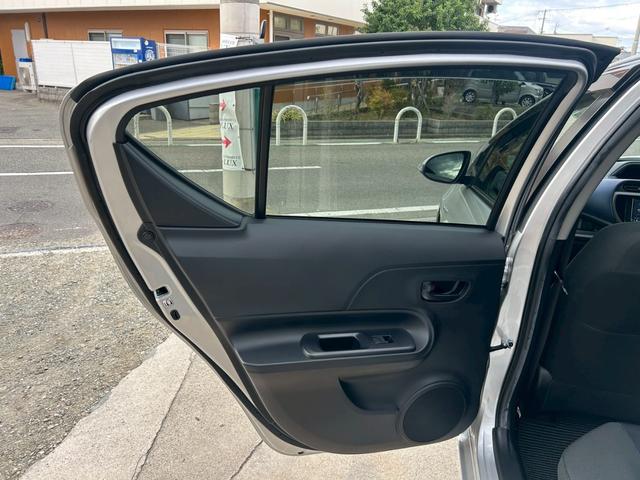 アクア Ｓ　ドライブレコーダー　ＥＴＣ　バックカメラ　ナビ　レーンアシスト　衝突被害軽減システム　オートマチックハイビーム　キーレスエントリー　アイドリングストップ　電動格納ミラー　ＣＶＴ　衝突安全ボディ　ＡＢＳ（32枚目）