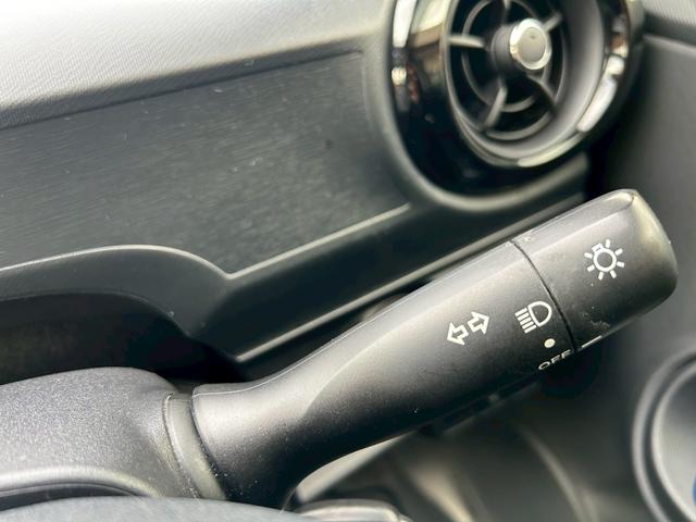 アクア Ｓ　ドライブレコーダー　ＥＴＣ　バックカメラ　ナビ　レーンアシスト　衝突被害軽減システム　オートマチックハイビーム　キーレスエントリー　アイドリングストップ　電動格納ミラー　ＣＶＴ　衝突安全ボディ　ＡＢＳ（34枚目）