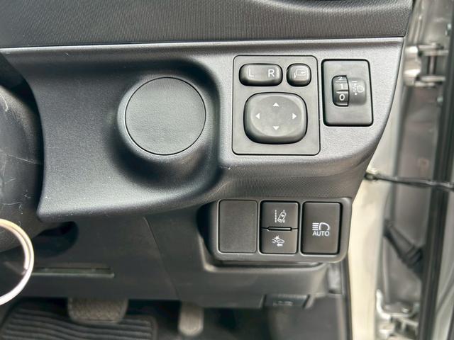 アクア Ｓ　ドライブレコーダー　ＥＴＣ　バックカメラ　ナビ　レーンアシスト　衝突被害軽減システム　オートマチックハイビーム　キーレスエントリー　アイドリングストップ　電動格納ミラー　ＣＶＴ　衝突安全ボディ　ＡＢＳ（50枚目）