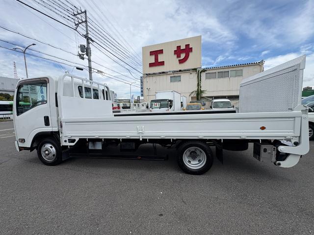 エルフトラック 　ワイドロング　極東パワーゲート　積載２．０ｔ　アオリ木製　準中型免許対応　スムーサーＥＸ（６速ＡＴ車）　キーレス　ＥＴＣ　パワーウィンドウ　点検記録簿　集中ドアロック　車両総重量５，２７５ｋｇ（8枚目）
