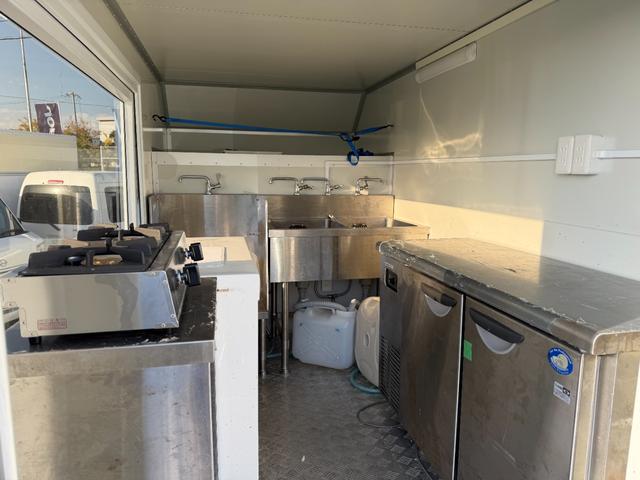 ボンゴトラック DX キッチンカー AT シンク、蛇口X3 パナソニック製冷蔵庫2機 リンナイ製業務用コンロ ルームエアコン 跳ね上げ式窓 ETC パワーウインドウ(9枚目)